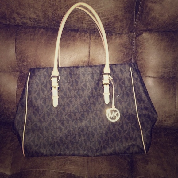 Michael Kors tote - Picture 2 of 5